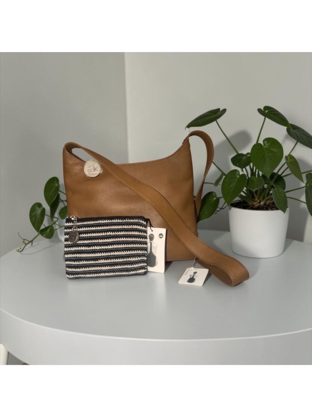 The Sak Slim Pack Brown Leather Shoulder Bag + Essential Crochet Zipper Pouch NW - Picture 10 of 10